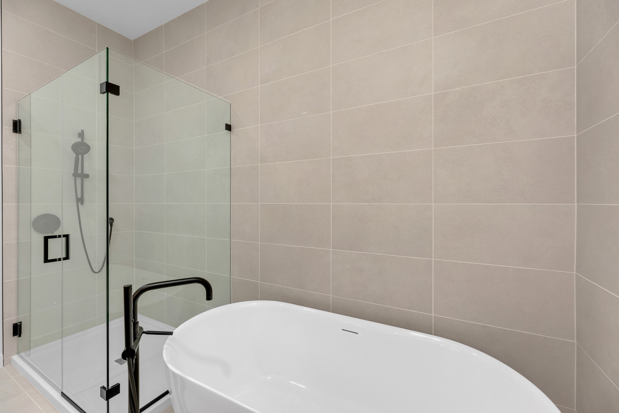 2209 South 1st Street, Unit 403 Austin, TX 78704 - Photo 19 of 40 Primary Bath