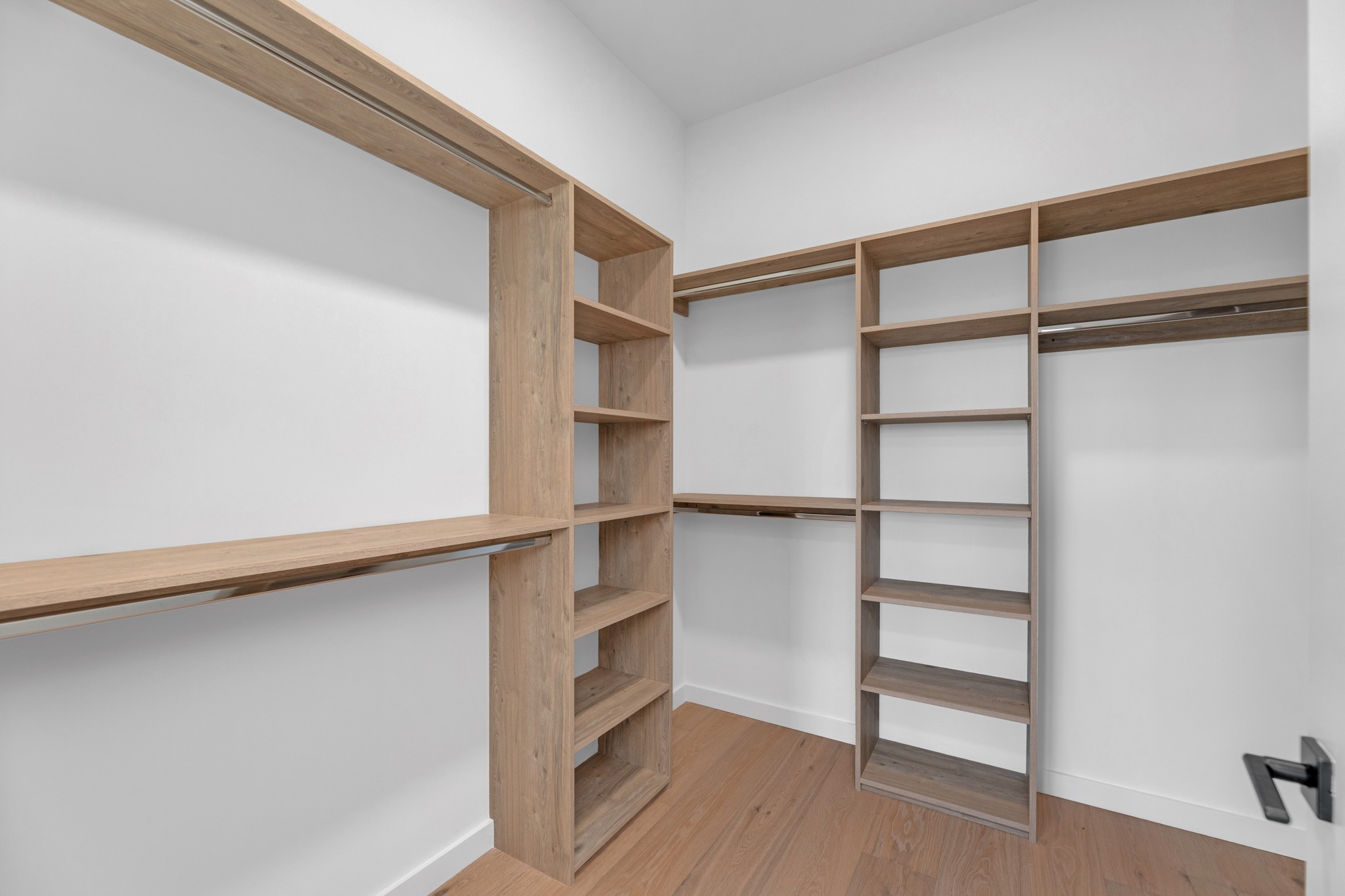 2209 South 1st Street, Unit 403 Austin, TX 78704 - Photo 21 of 40 Primary Closet