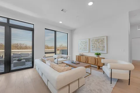 $1,199,000 | 2209 South 1st Street, Unit 403, Austin, TX 78704