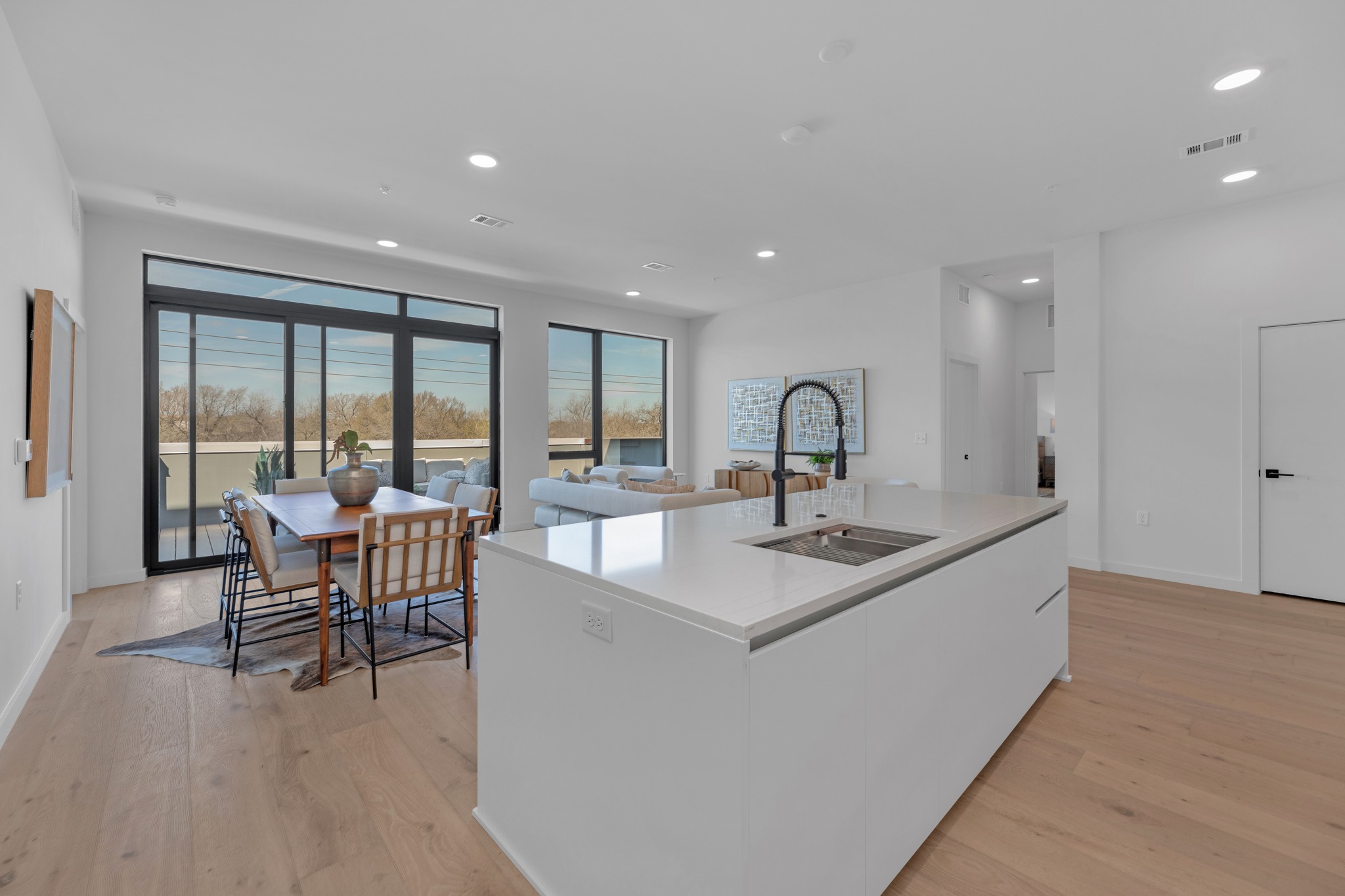 2209 South 1st Street, Unit 403 Austin, TX 78704 - Photo 6 of 40