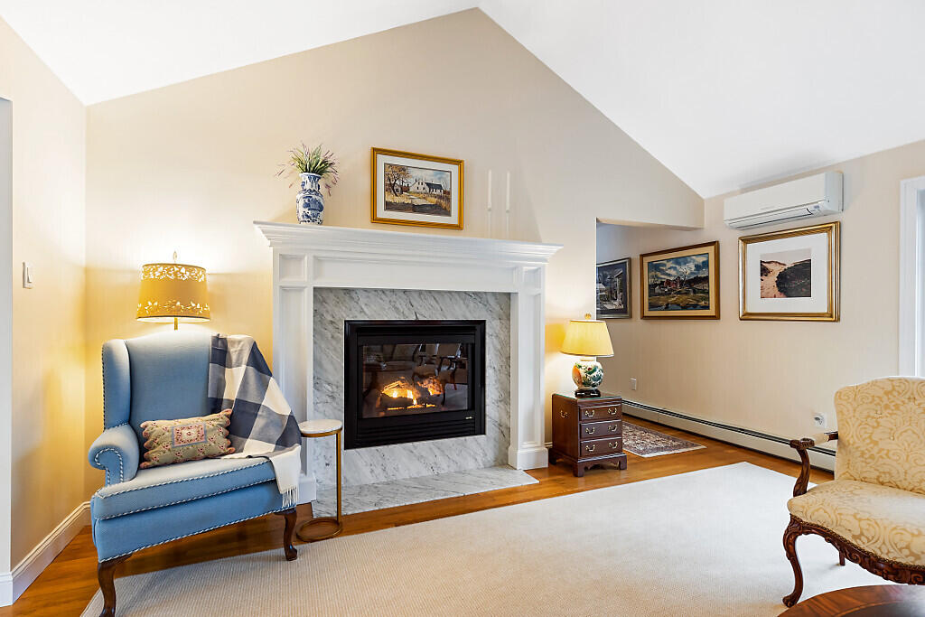 44 Island View Lane Brunswick, ME 04011 - Photo 6 of 67 16_BP5A7585_DxO_mls