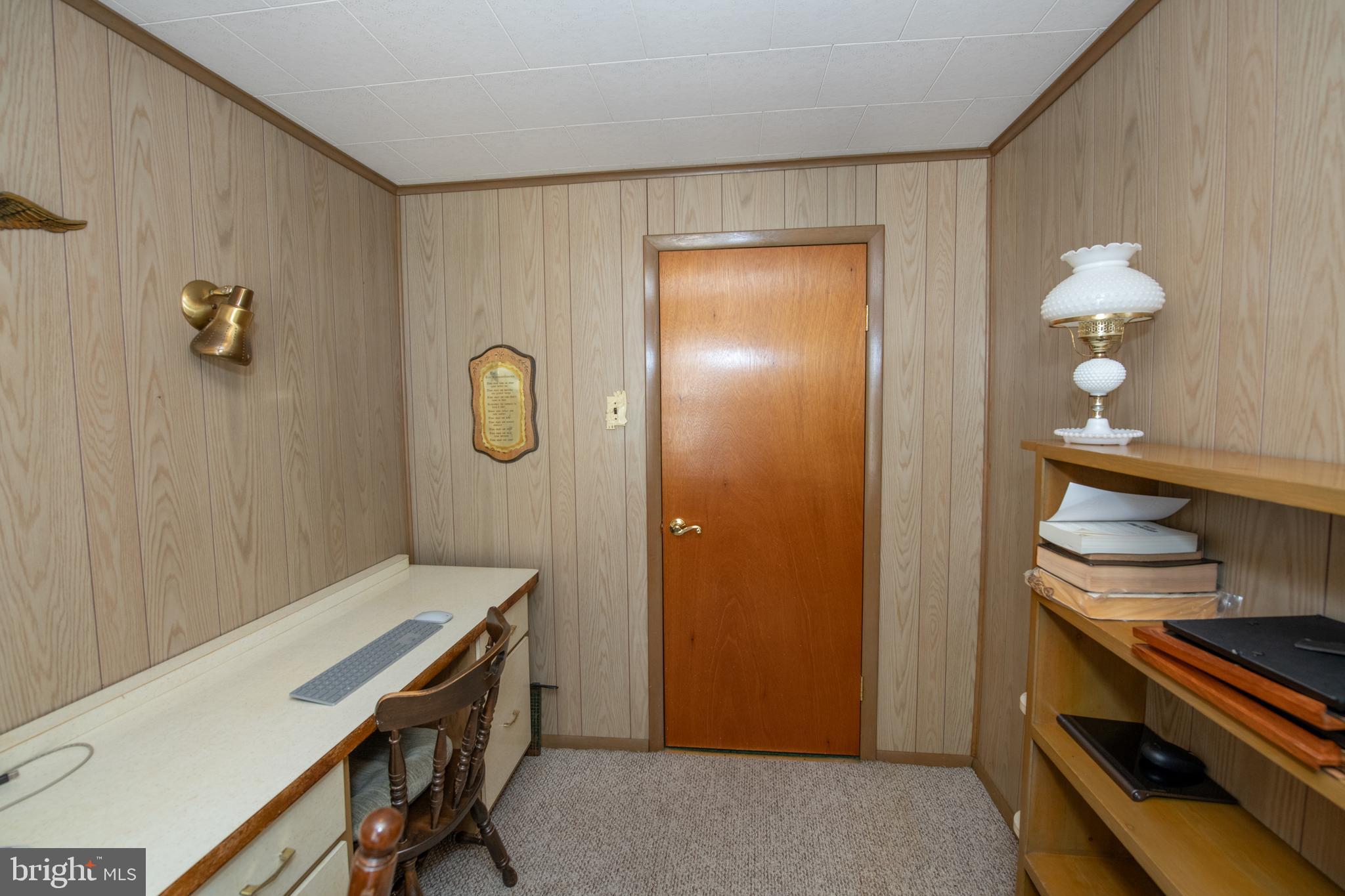 2740 Pratt Street Philadelphia, PA 19137 - Photo 37 of 45 a room with a table and a lamp