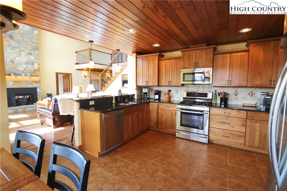319 Edens Gate Road Deep Gap, NC 28618 - Photo 16 of 43 Gallery Image 16