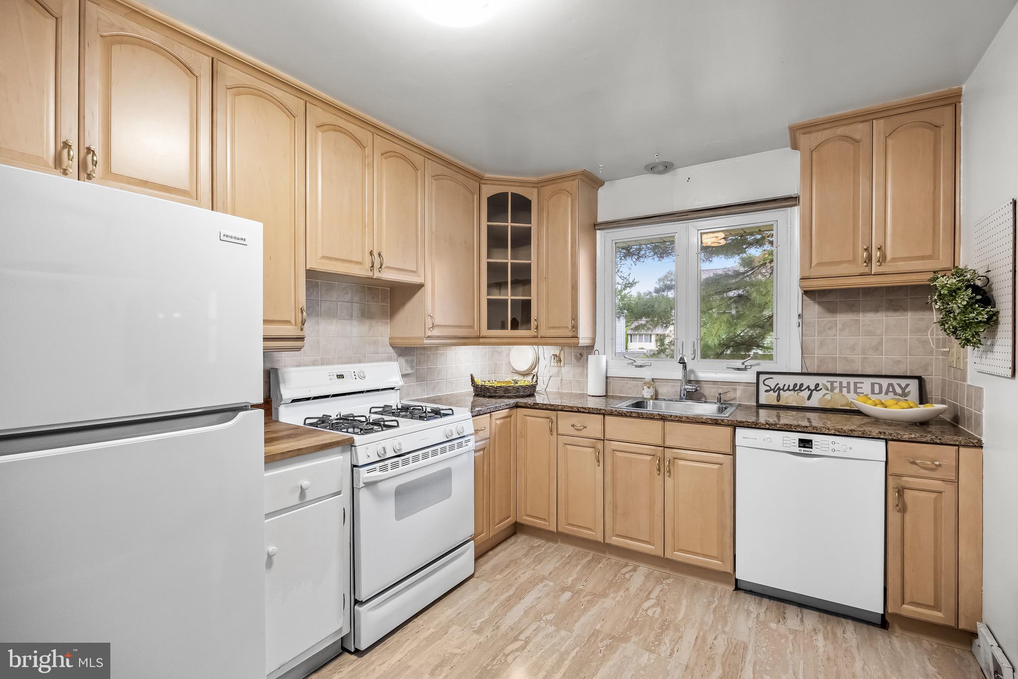 136 Ridge Circle Cherry Hill, NJ 08002 - Photo 11 of 28