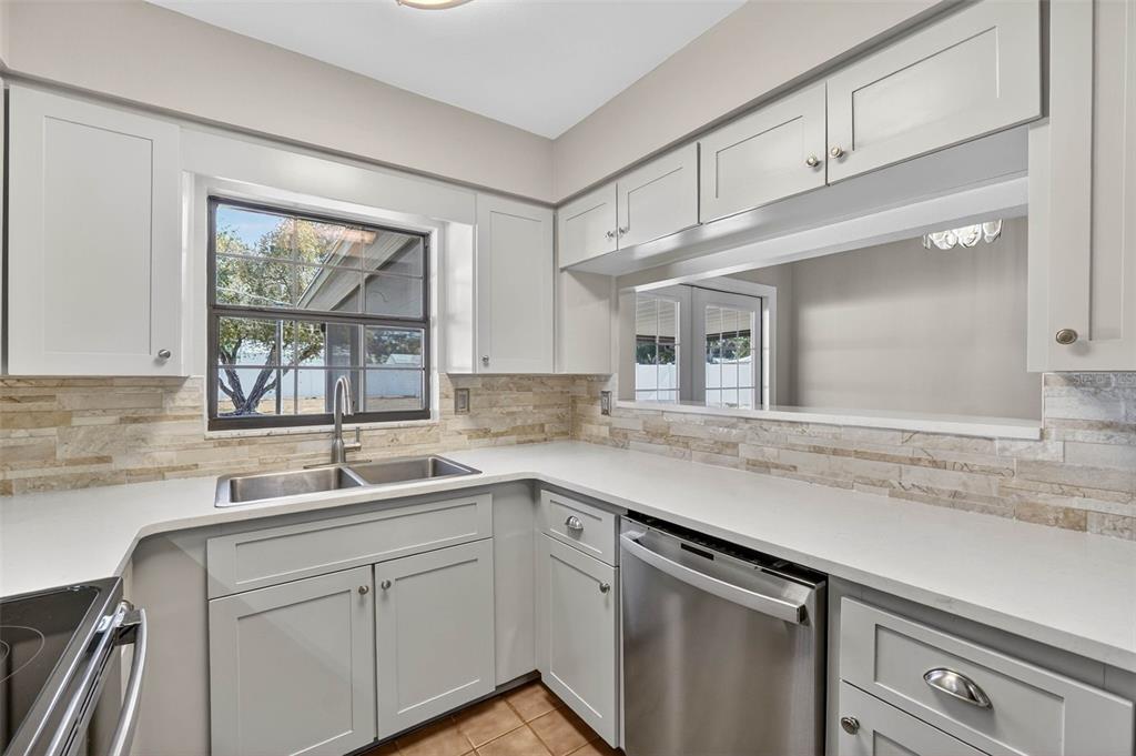 6411 Cromwell Road Lakeland, FL 33809 - Photo 12 of 42