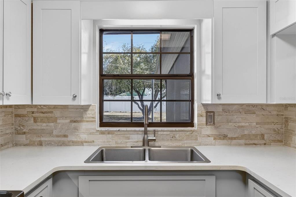 6411 Cromwell Road Lakeland, FL 33809 - Photo 13 of 42