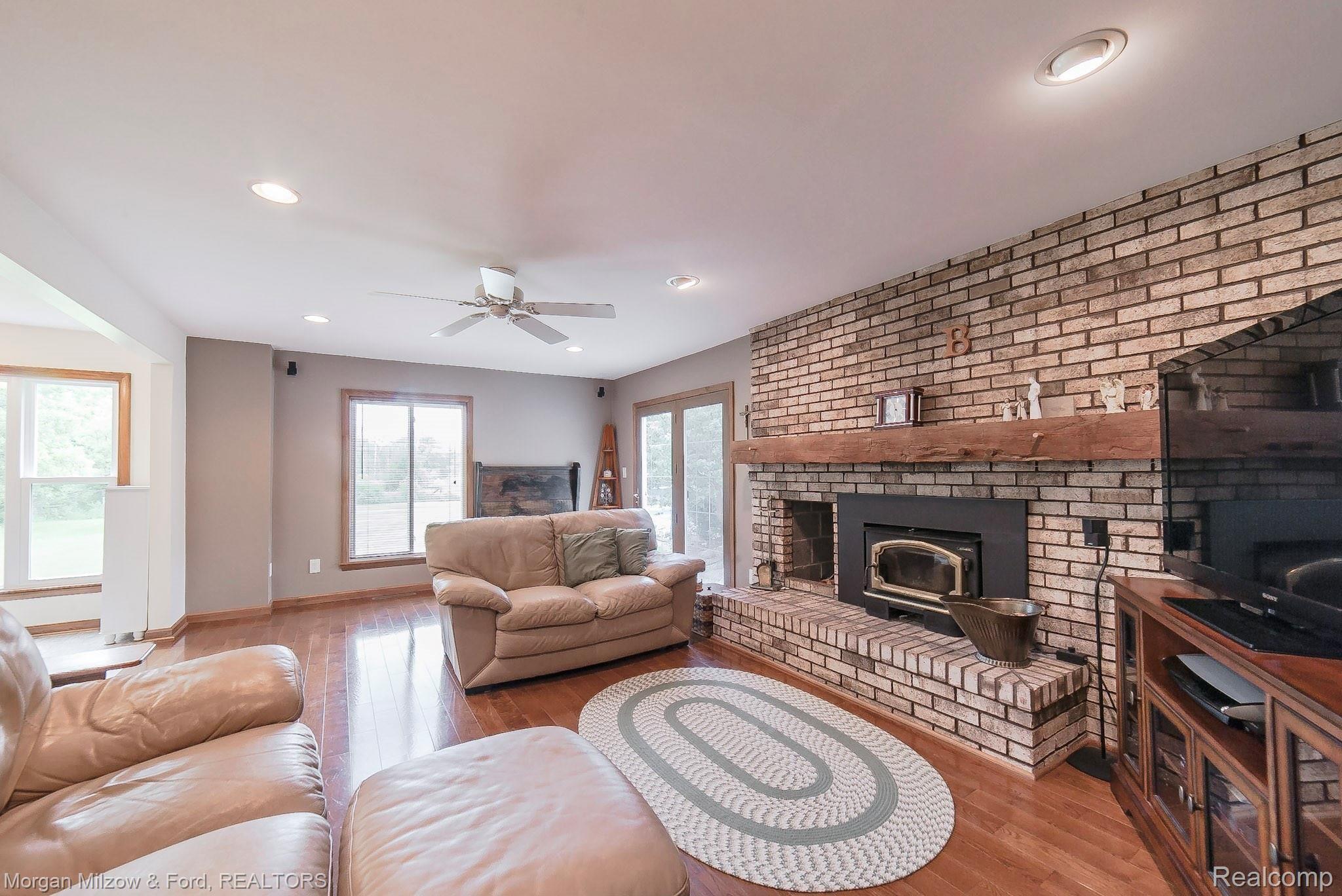 8105 Linden Road Fenton, MI 48430 - Photo 14 of 33 30-DSC_0512.jpg