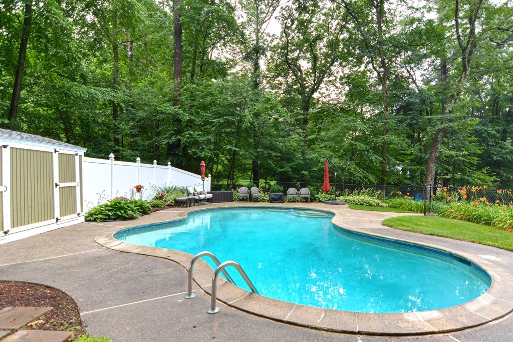 61 Teresa Road Hopkinton, MA 01748 - Photo 8 of 40 Gallery Image 8