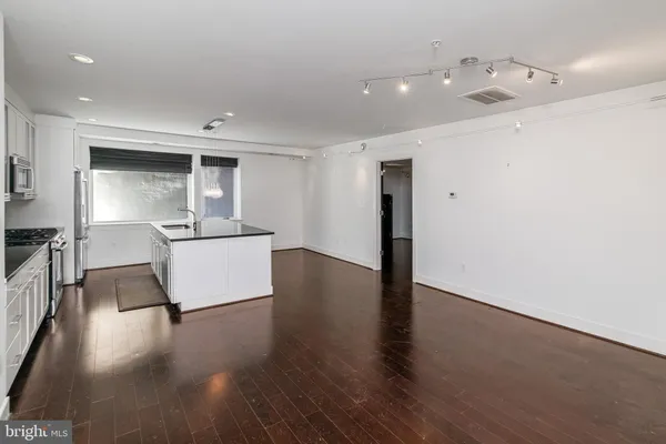 $2,550 | 2360 Champlain Street Northwest, Unit B2, Washington, DC 20009