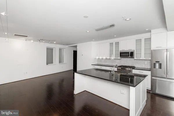 $2,550 | 2360 Champlain Street Northwest, Unit B2, Washington, DC 20009