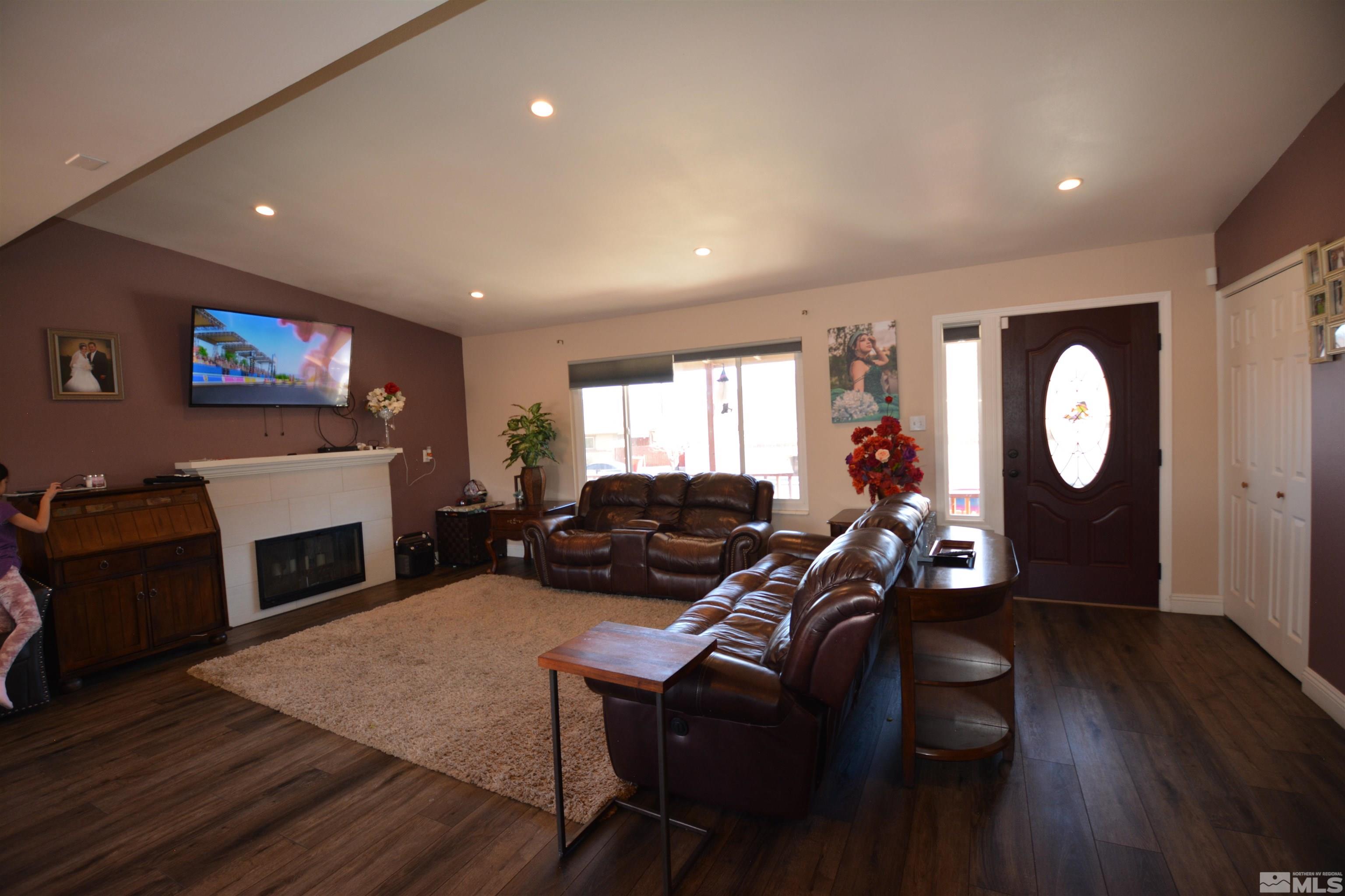 4715 Persimmon Road Reno, NV 89502 - Photo 5 of 32 Photo 5