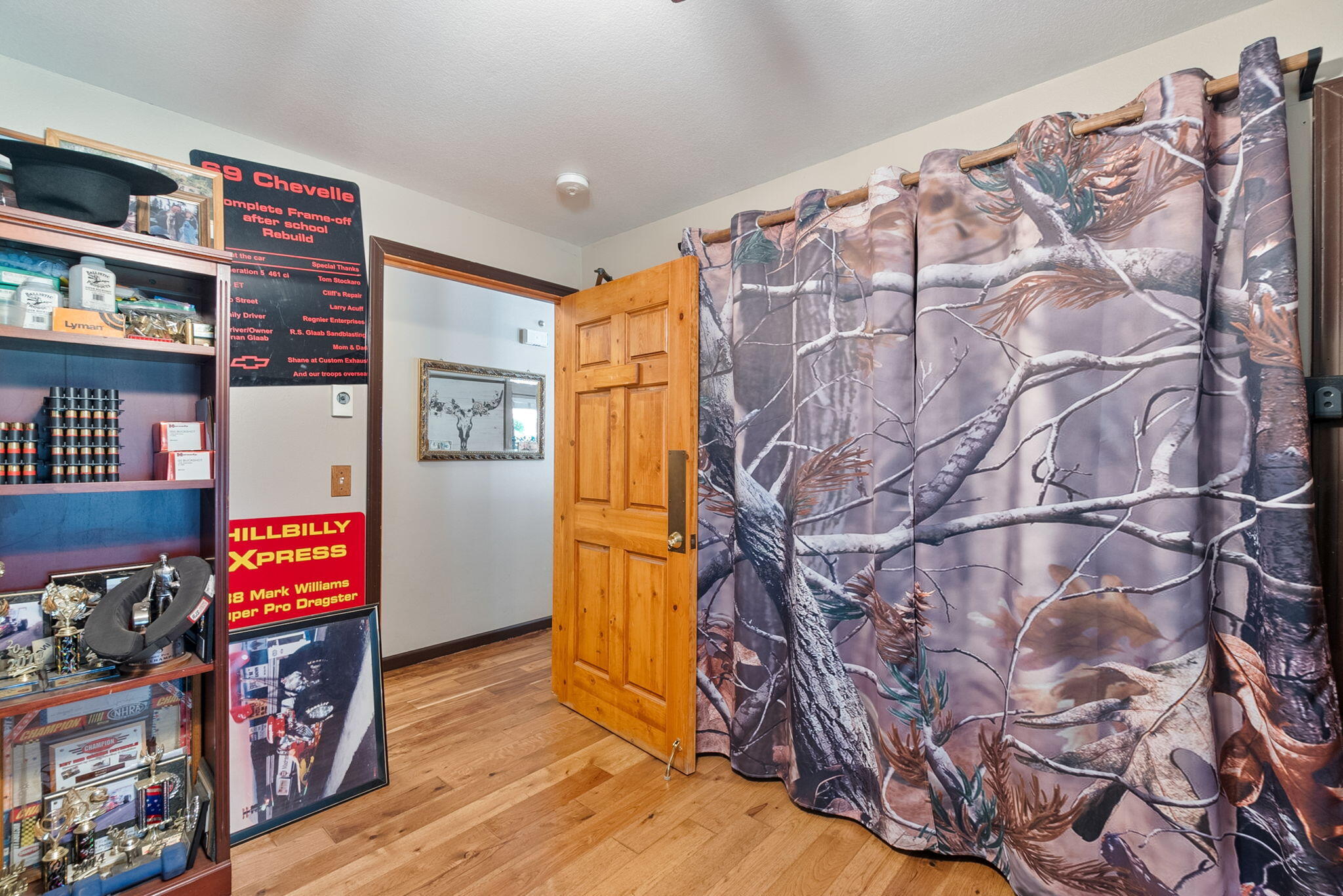 19275 Cherokee Road Bend, OR 97702 - Photo 28 of 47 27-web-or-mls-Riley Visuals-27