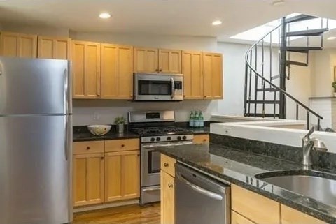 24 Lawrence Street, Unit 2 Boston, MA 02116 - Photo 4 of 17