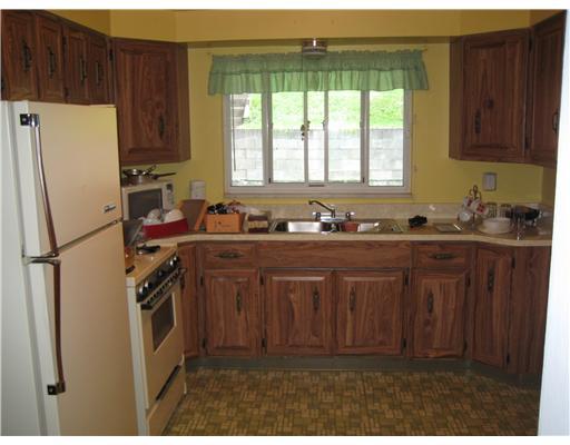 420 Spring Valley Road West Mifflin, PA 15122 - Photo 5 of 17 Kitchen.