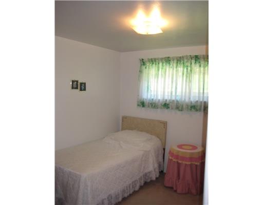 420 Spring Valley Road West Mifflin, PA 15122 - Photo 10 of 17 Bedroom.
