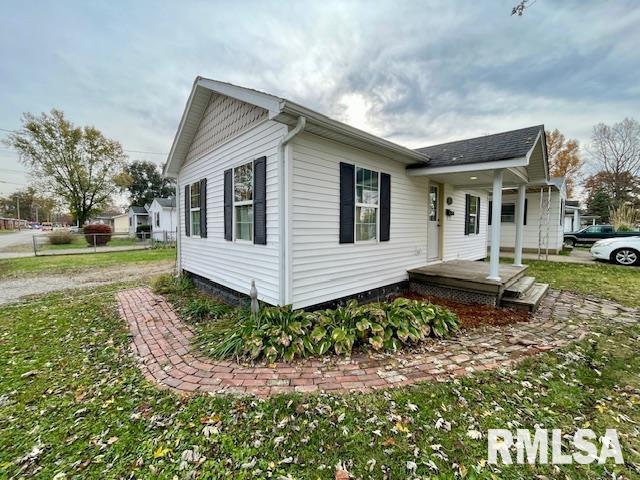 3102 South 13th Street Springfield, IL 62703 - Photo 1 of 13