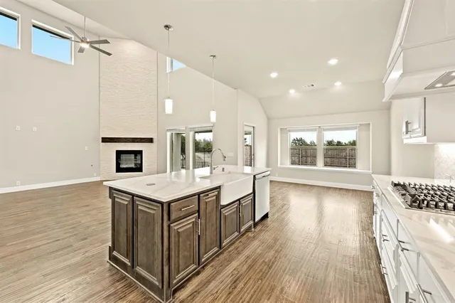 a black and white photo of a black white wall