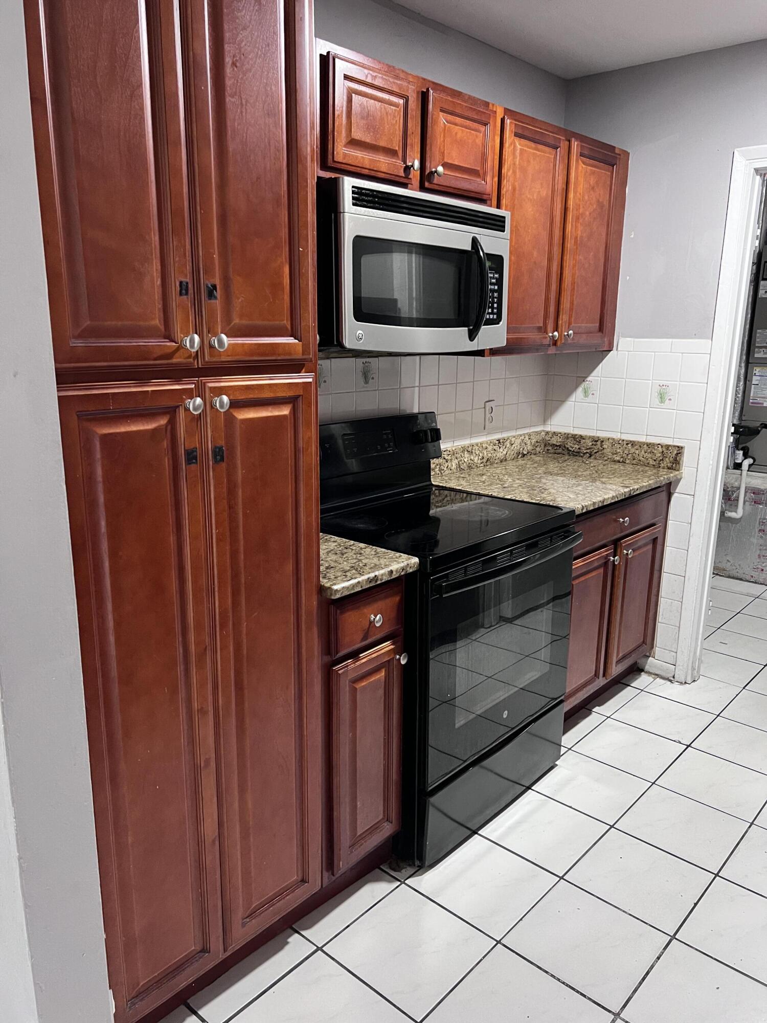1530 West 14th Street Riviera Beach, FL 33404 - Photo 2 of 5 IMG_8391