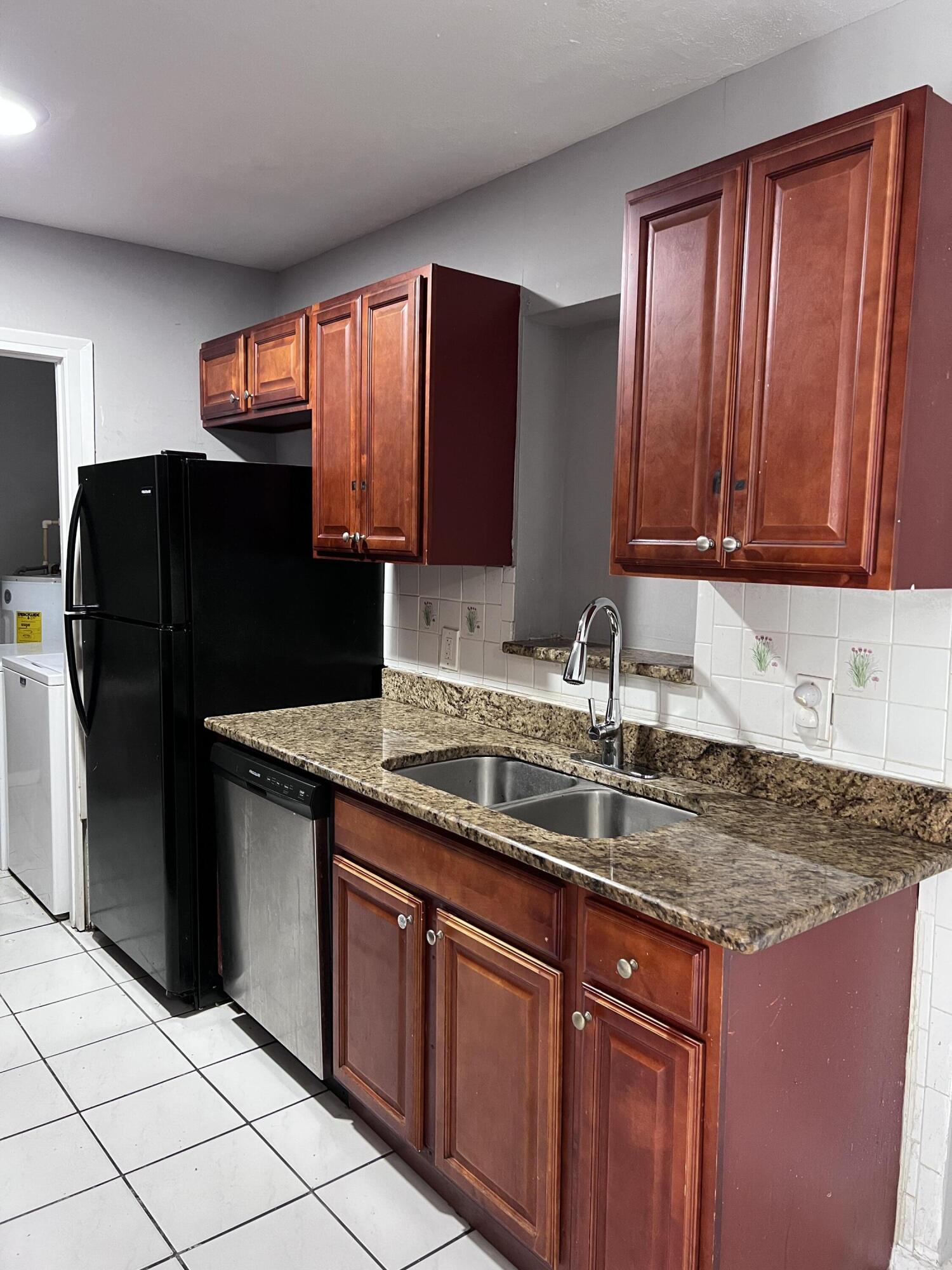 1530 West 14th Street Riviera Beach, FL 33404 - Photo 3 of 5 IMG_8382