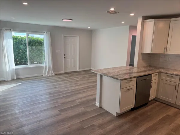 $2,100 | 3181 Poinciana Drive, Naples, FL 34105