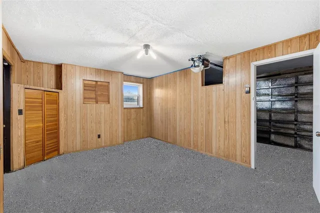 a view of a livingroom with an empty space