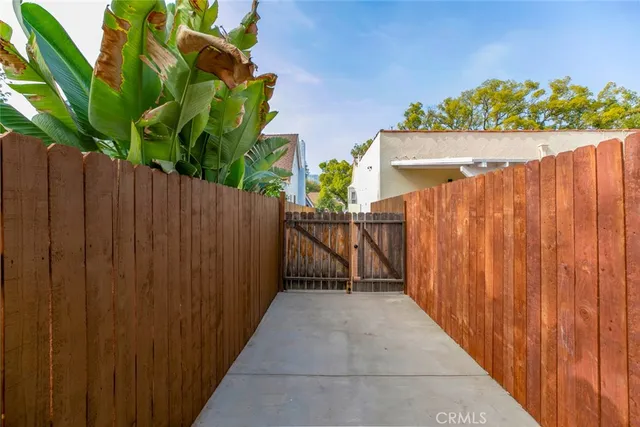 $3,800 | 914 A Geneva Street, Glendale, CA 91207