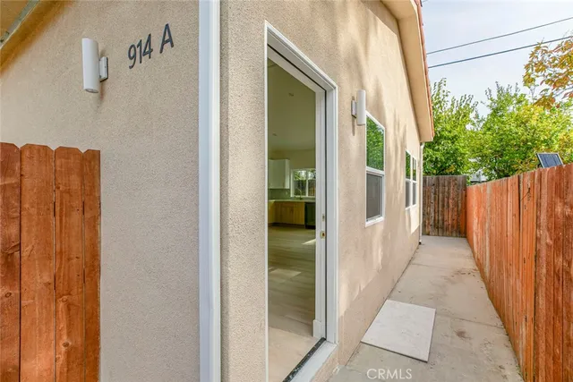 $3,800 | 914 A Geneva Street, Glendale, CA 91207