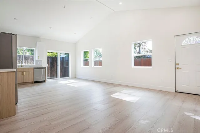 $3,800 | 914 A Geneva Street, Glendale, CA 91207