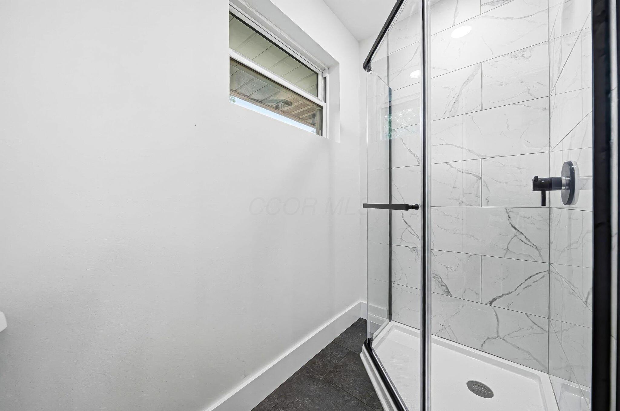 1301 Bernhard Road Columbus, OH 43227 - Photo 21 of 46 Primary Suite - Bathroom
