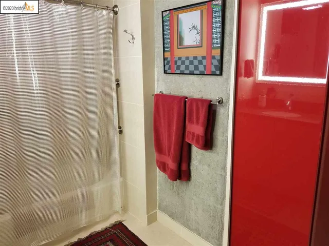 $2,700 | 311 Oak Street, Unit 806, Oakland, CA 94607