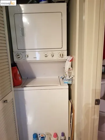 $2,700 | 311 Oak Street, Unit 806, Oakland, CA 94607