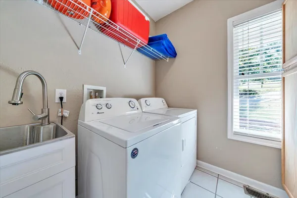 $475,000 | 132 Pointe O Woods Drive, Huddleston, VA 24104