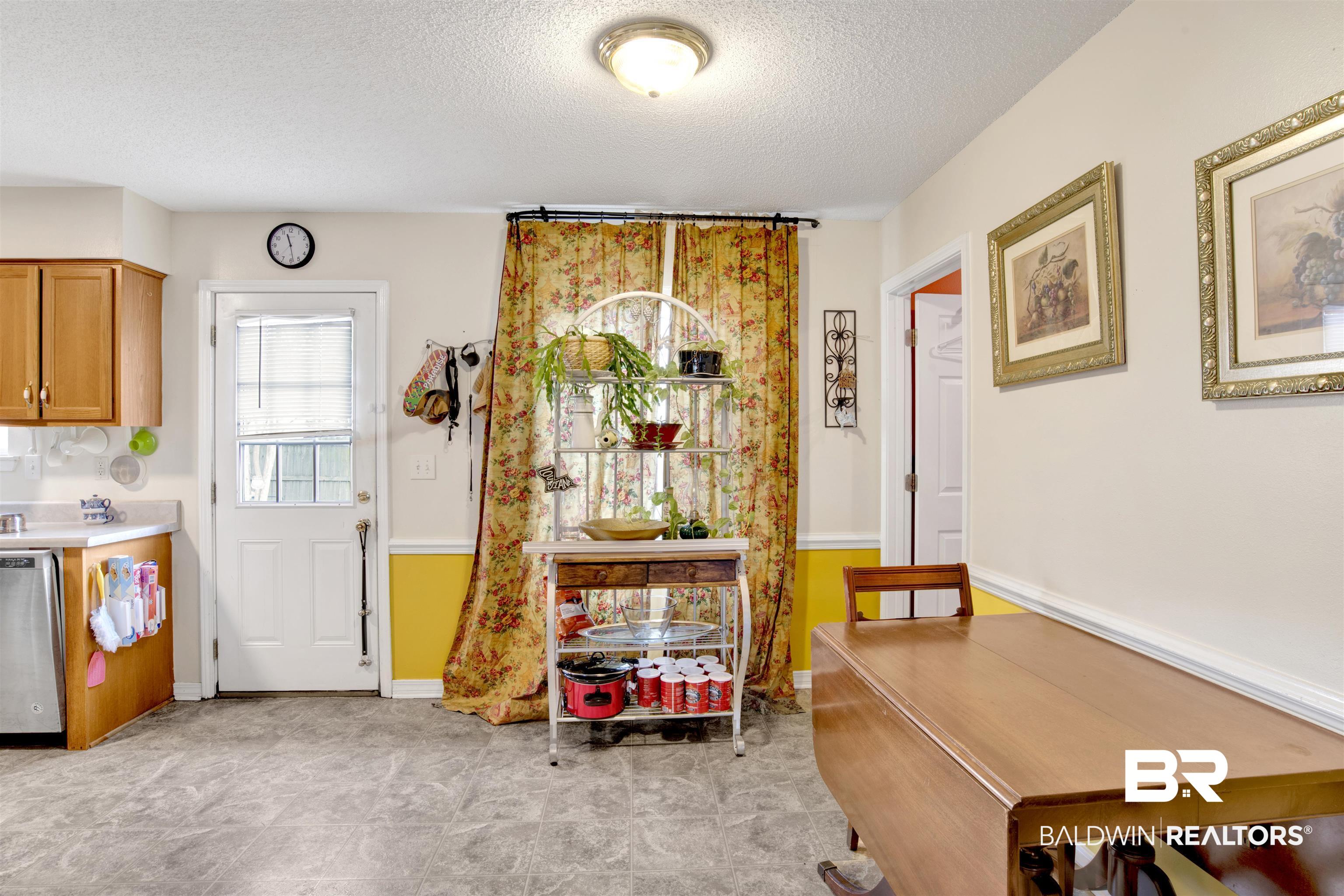 16184 Setter Circle Foley, AL 36535 - Photo 9 of 20 Dining Area
