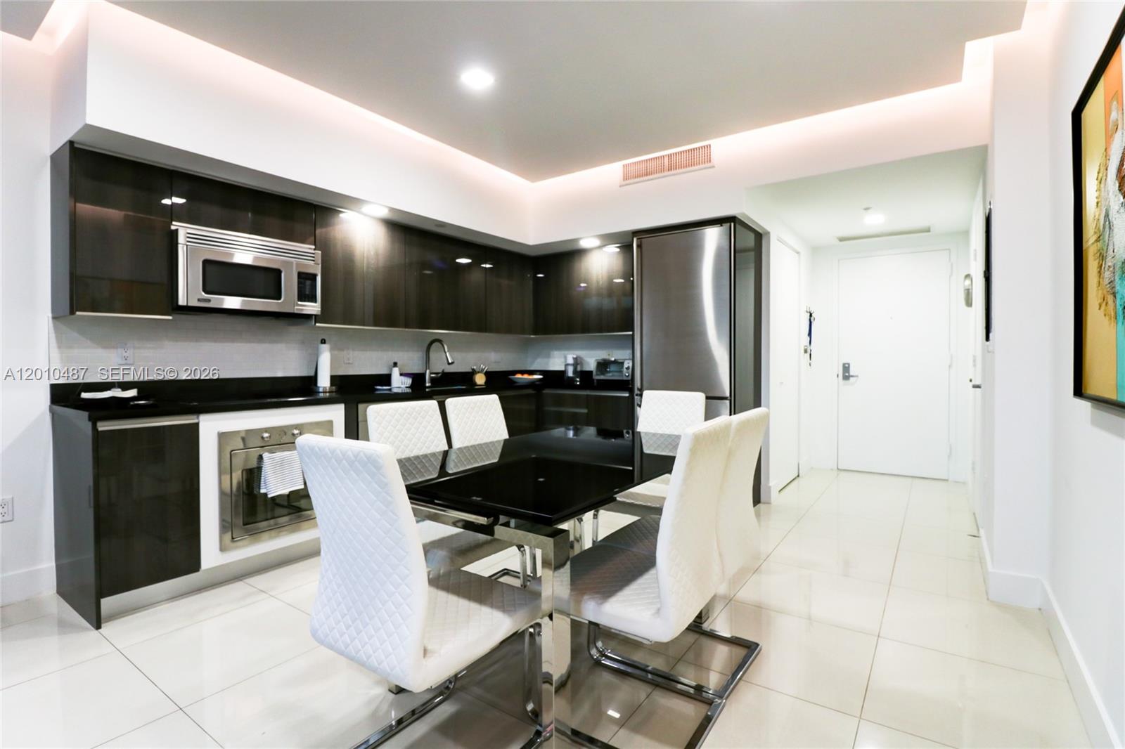 92 Southwest 3rd Street, Unit 2808 Miami, FL 33130 - Photo 4 of 10