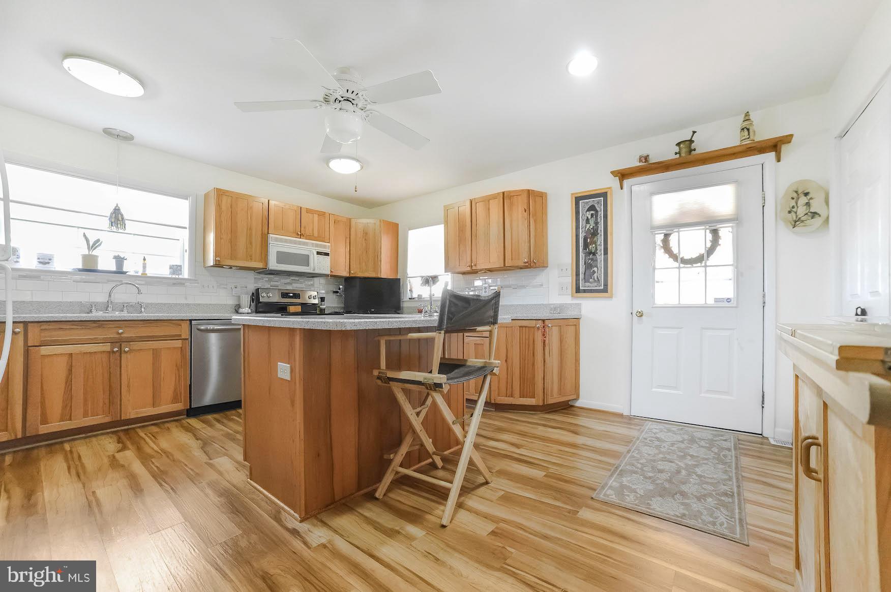 24496 Half Pone Point Road Hollywood, MD 20636 - Photo 20 of 53 Kitchen