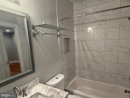 5421 8th Street Northwest Washington, DC 20011 - Photo 20 of 26 Hall Bath