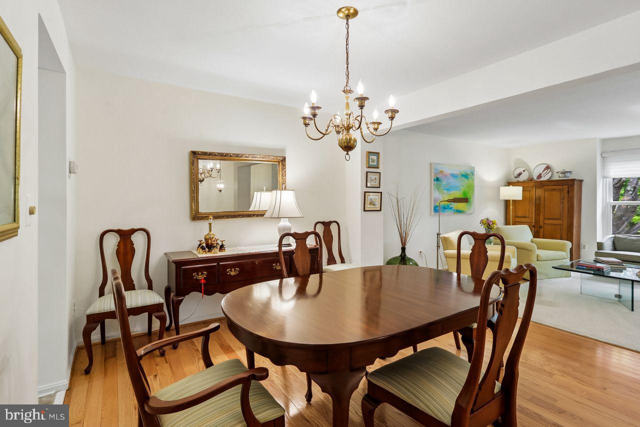 11333 Orchard Lane Reston, VA 20190 - Photo 7 of 41 Dining Area