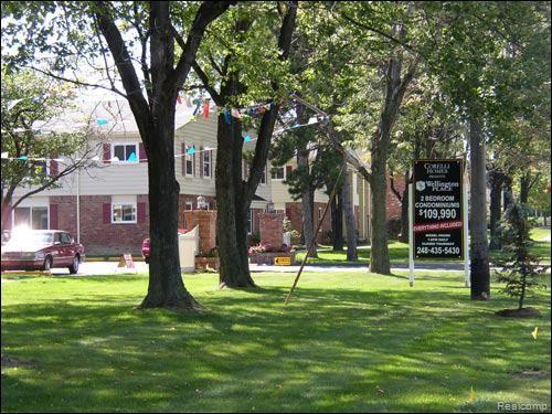 693 West Maple Road, Unit 29 Clawson, MI 48017 - Photo 8 of 11 wellington_0022.jpg