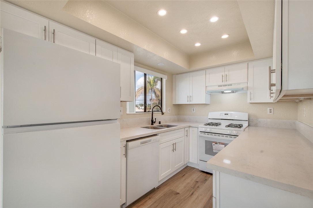 325 Encino Lane, Unit B San Clemente, CA 92672 - Photo 7 of 13 Remodeled Kitchen