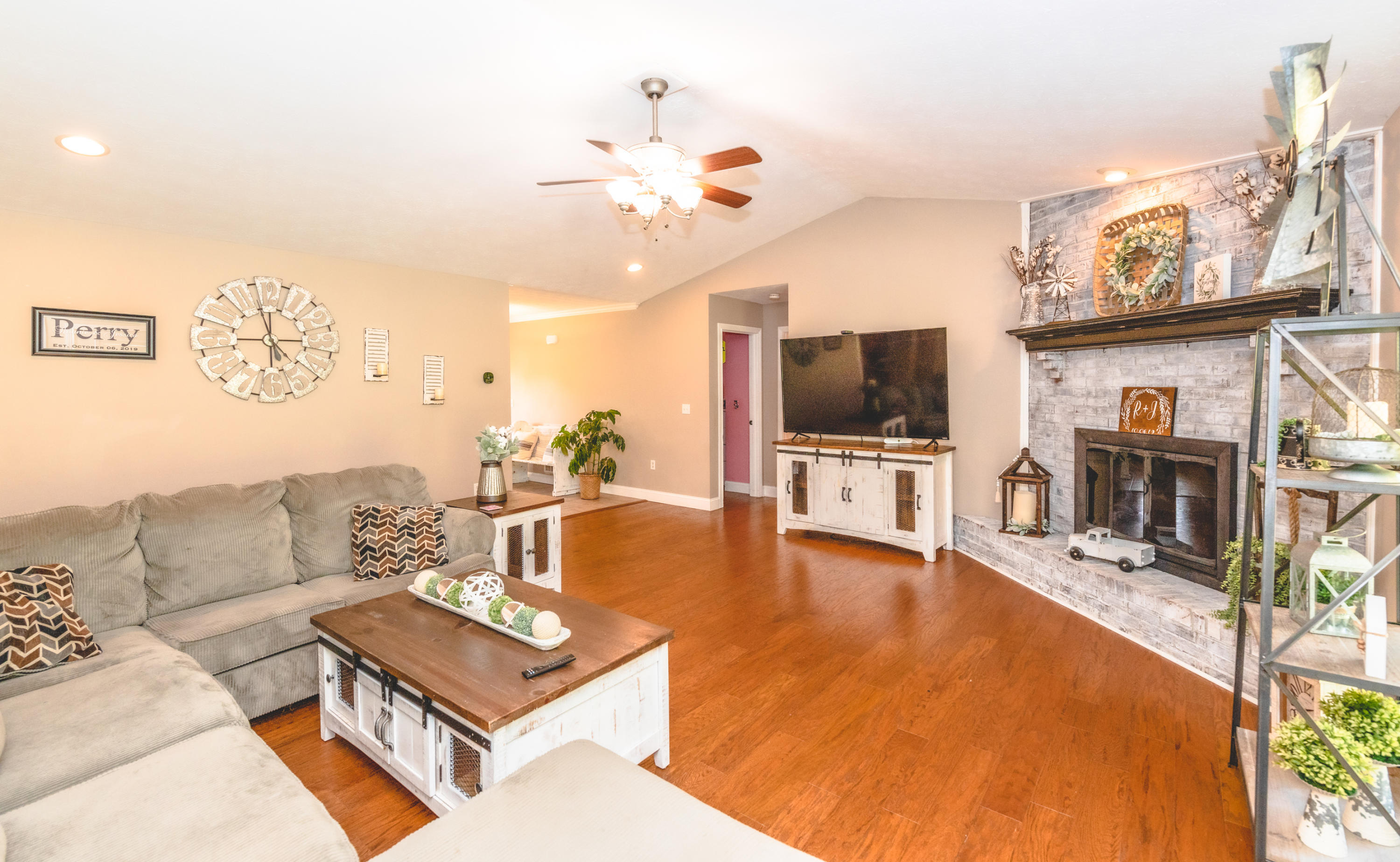 68 Grandview Lane Strunk, KY 42649 - Photo 7 of 25 17B779B0-4D3C-4F08-AA55-CD34C89D7EDE<|><