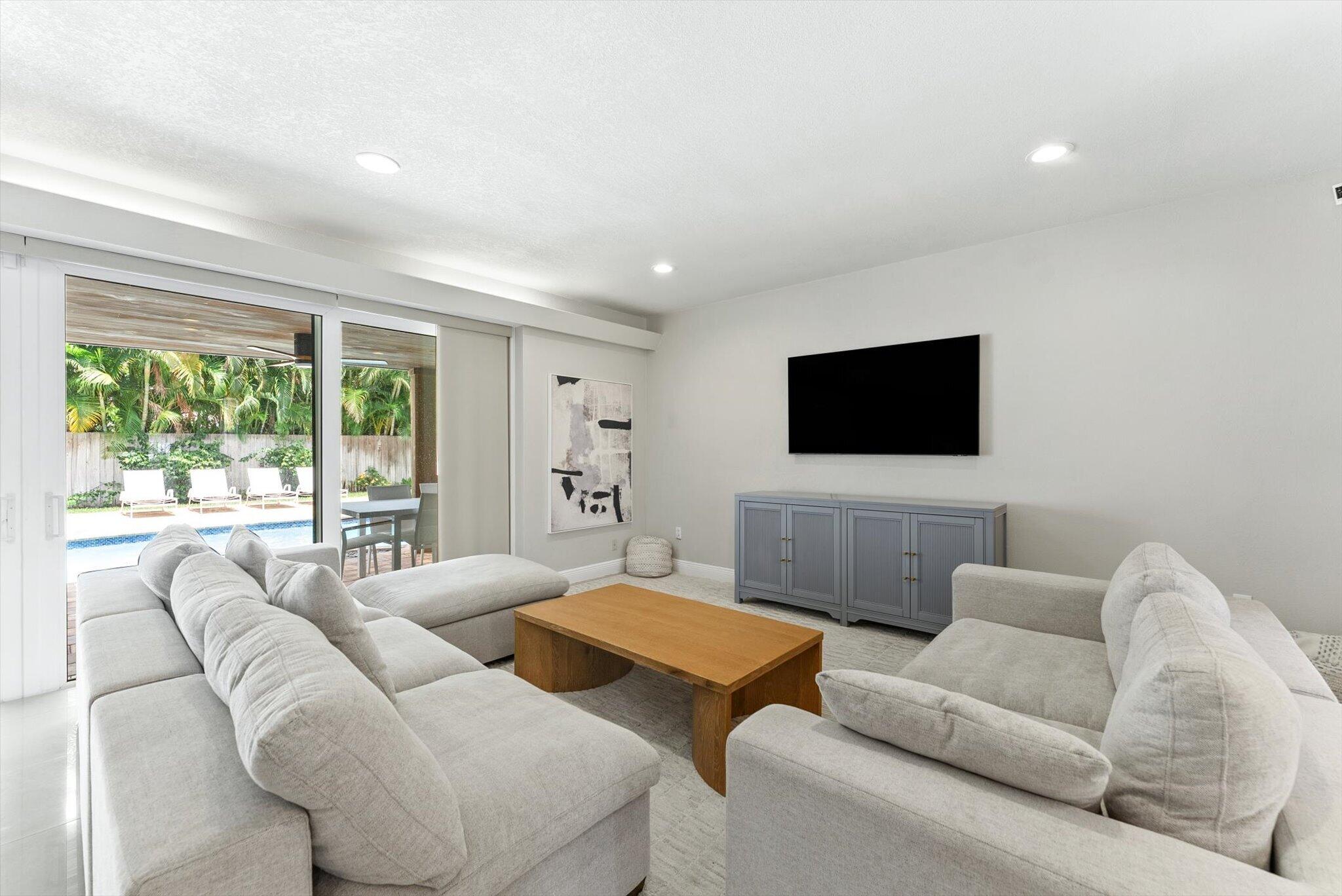 1051 Northwest 3rd Street Boca Raton, FL 33486 - Photo 4 of 52 living room