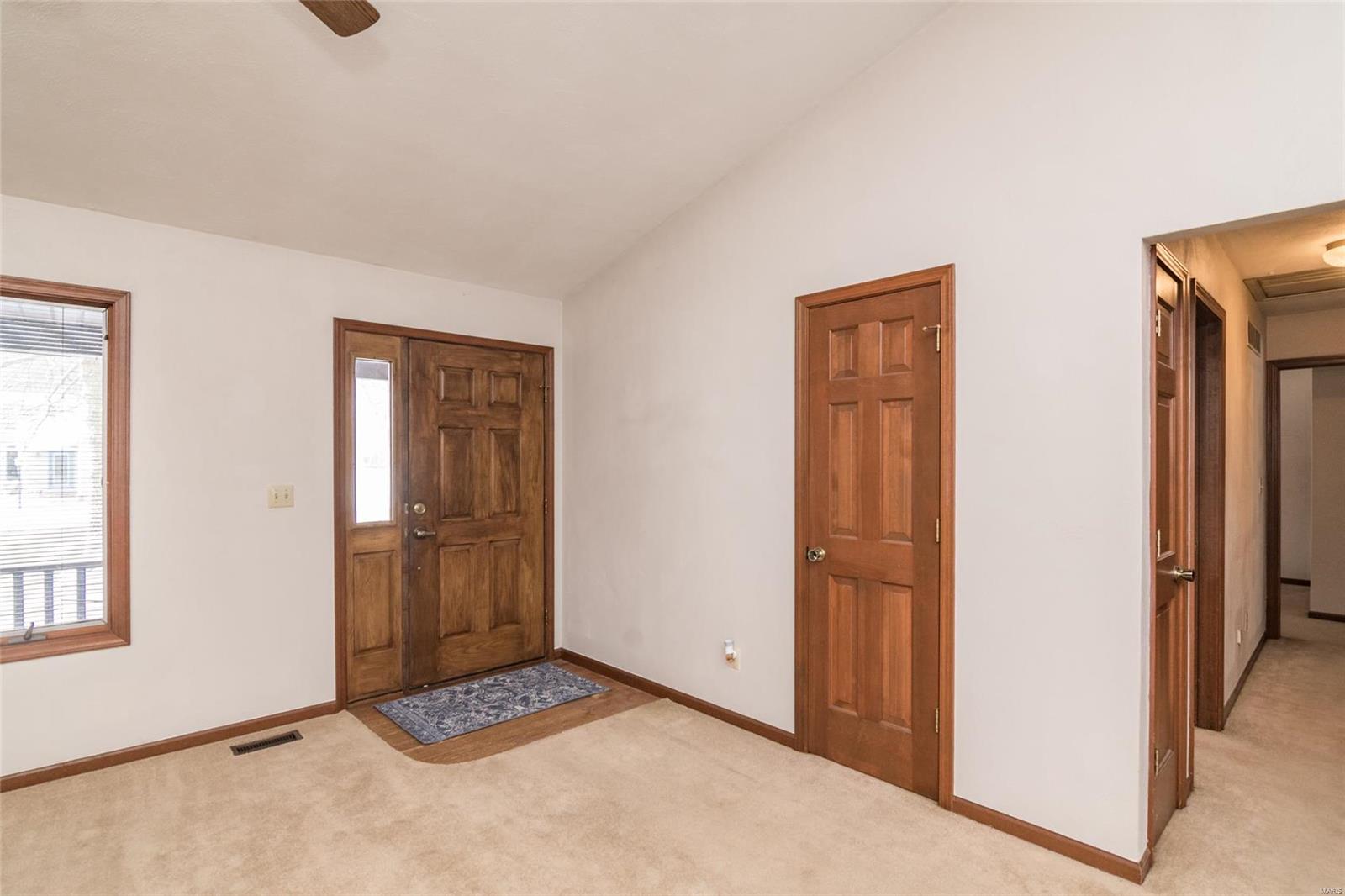 973 Weathervane Lane Troy, IL 62294 - Photo 3 of 25 Gallery Image 3