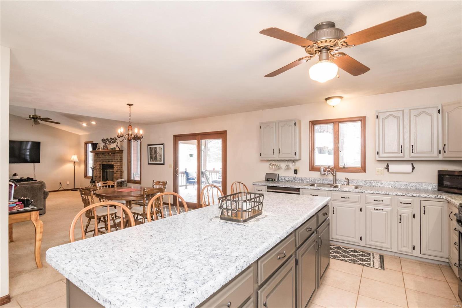 973 Weathervane Lane Troy, IL 62294 - Photo 9 of 25 Gallery Image 9
