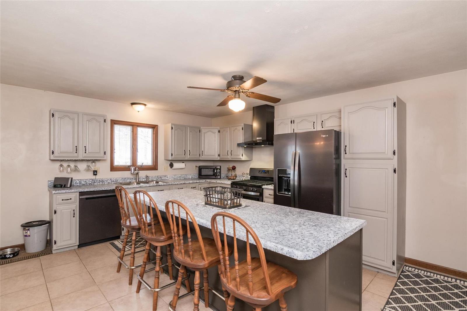 973 Weathervane Lane Troy, IL 62294 - Photo 10 of 25 Gallery Image 10