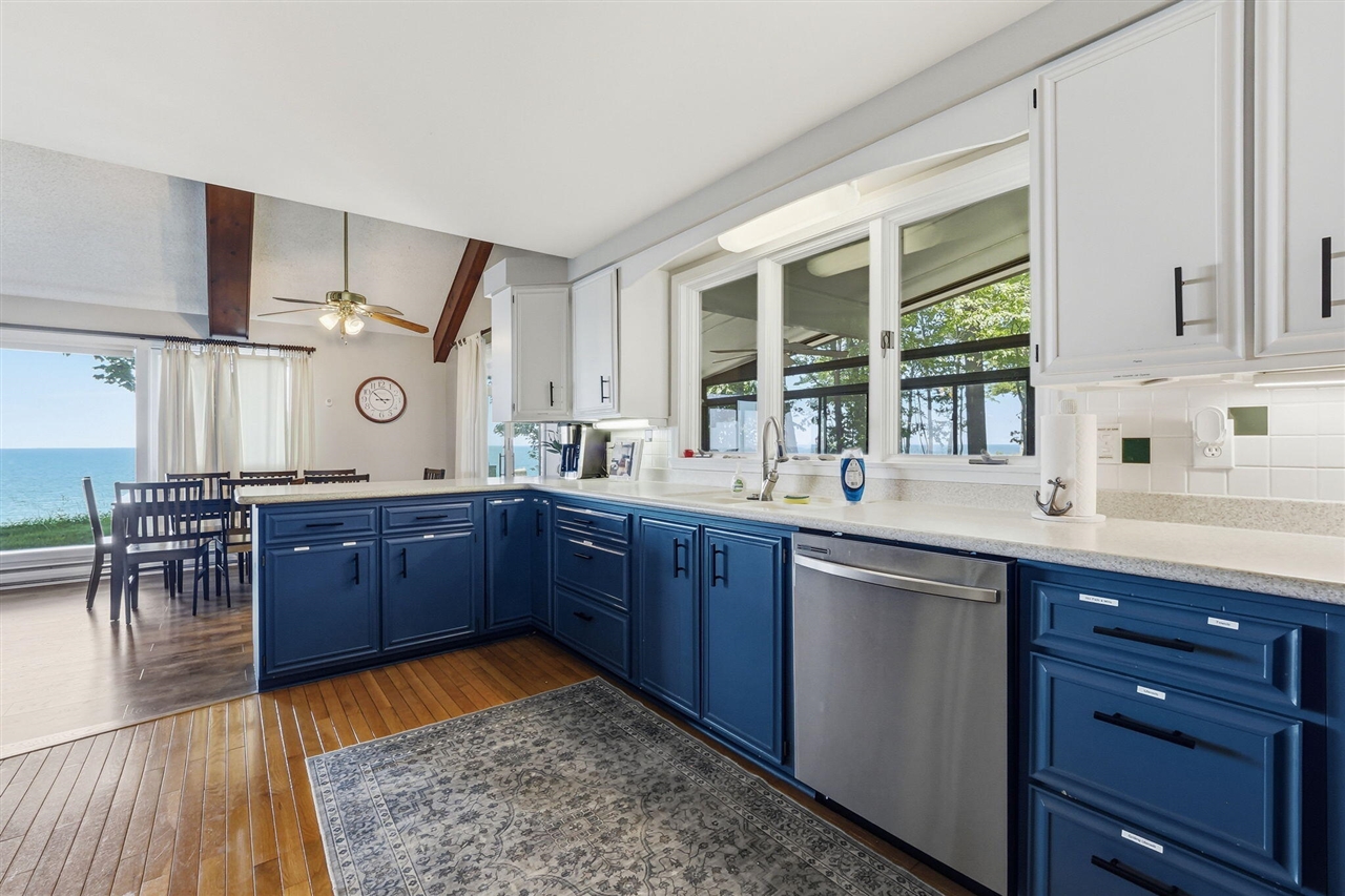 4616 West Fox Farm Road Manistee, MI 49660 - Photo 4 of 50
