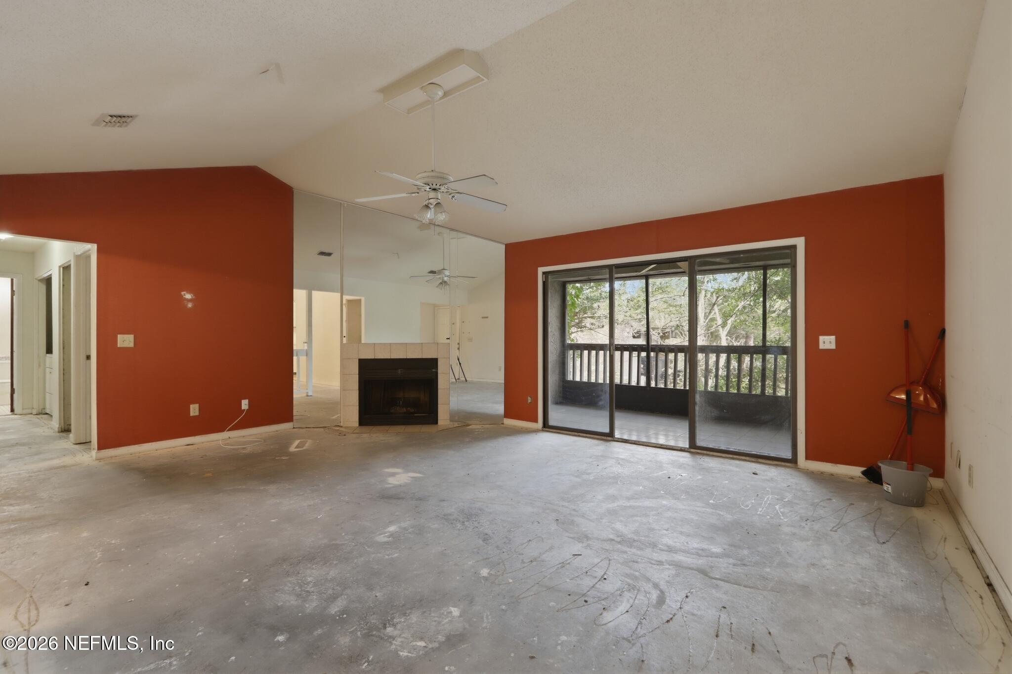 3801 Crown Point Road, Unit 2113 Jacksonville, FL 32257 - Photo 4 of 27 5 (1)