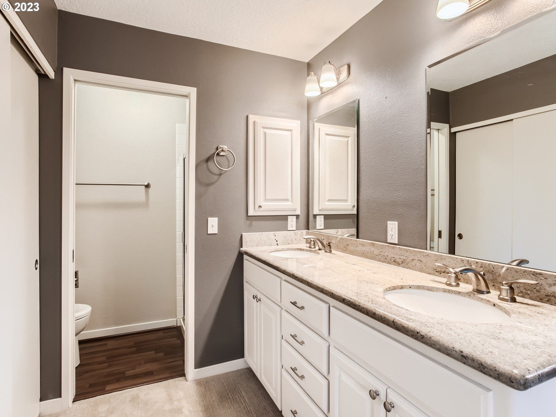 5125 Southwest Richenberg Court Portland, OR 97239 - Photo 13 of 44 Bathroom