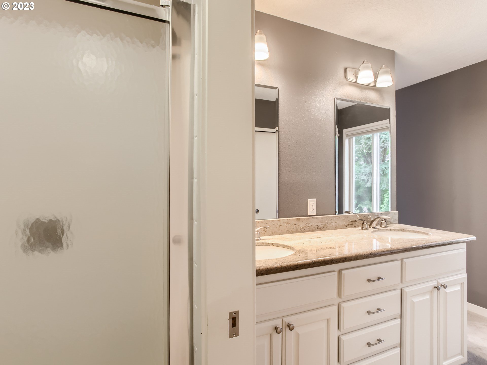 5125 Southwest Richenberg Court Portland, OR 97239 - Photo 14 of 44 Bathroom