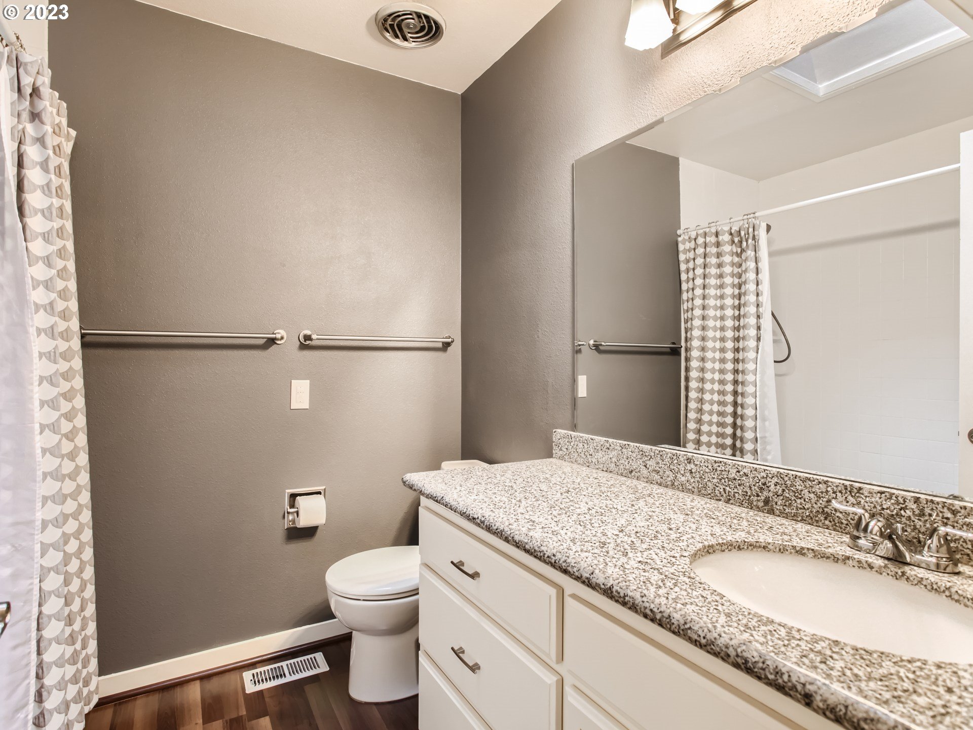 5125 Southwest Richenberg Court Portland, OR 97239 - Photo 17 of 44 Bathroom