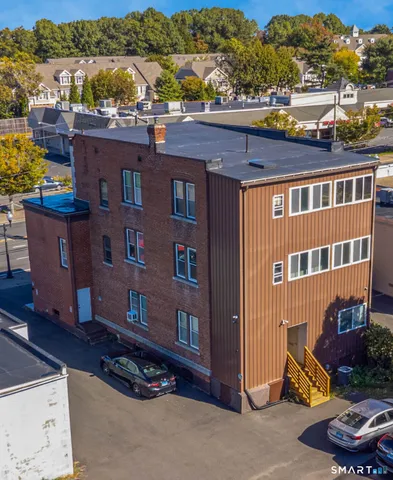 $1,400 | 1145 New Britain Avenue, West Hartford, CT 06110